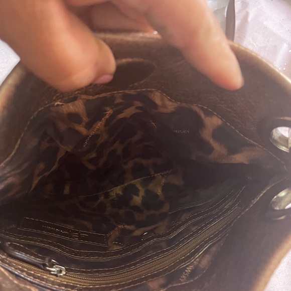 B. Makowsky Bronze Metallic Leather crossbody - Picture 5 of 6